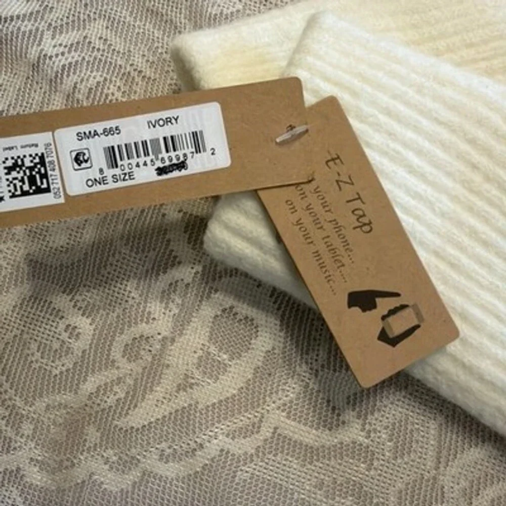 NEW NWT $20 STEVE MADDEN BEIGE KNIT E-Z TAP LONG CUFF GLOVES WOMEN'S ONE SIZE OS